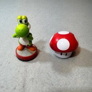 Nintendo Super Mario Yoshi Amiibo Figure and Mushroom‎ Candy Tin Set